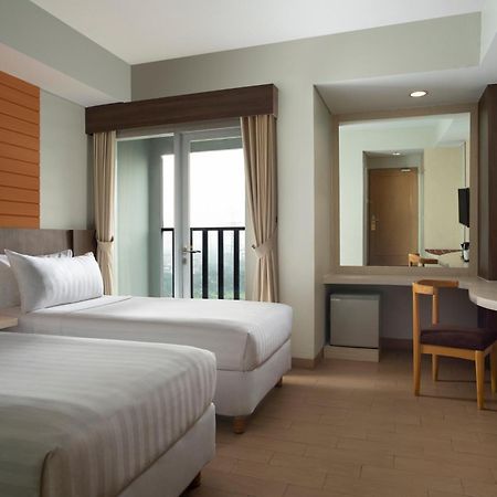 Vega Hotel Gading Serpong Buitenkant foto