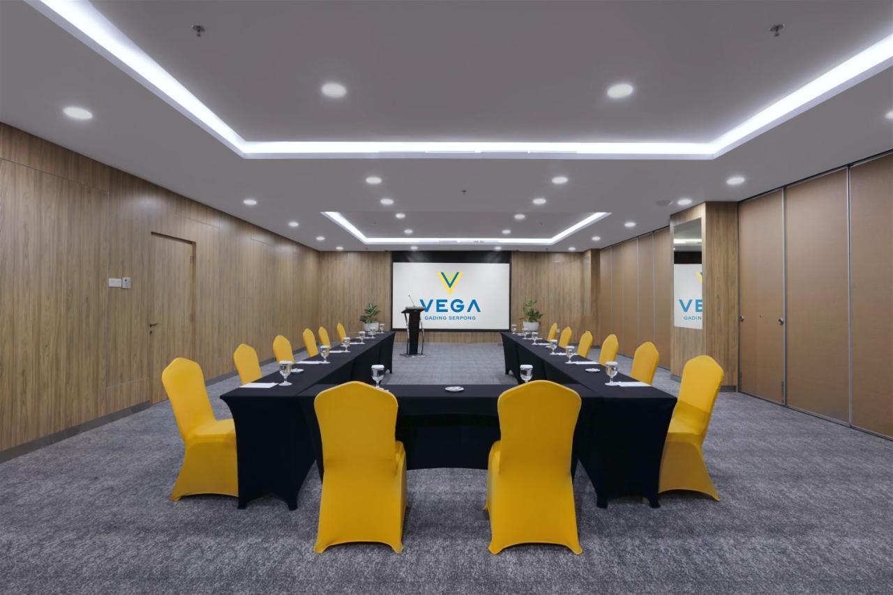 Vega Hotel Gading Serpong Buitenkant foto