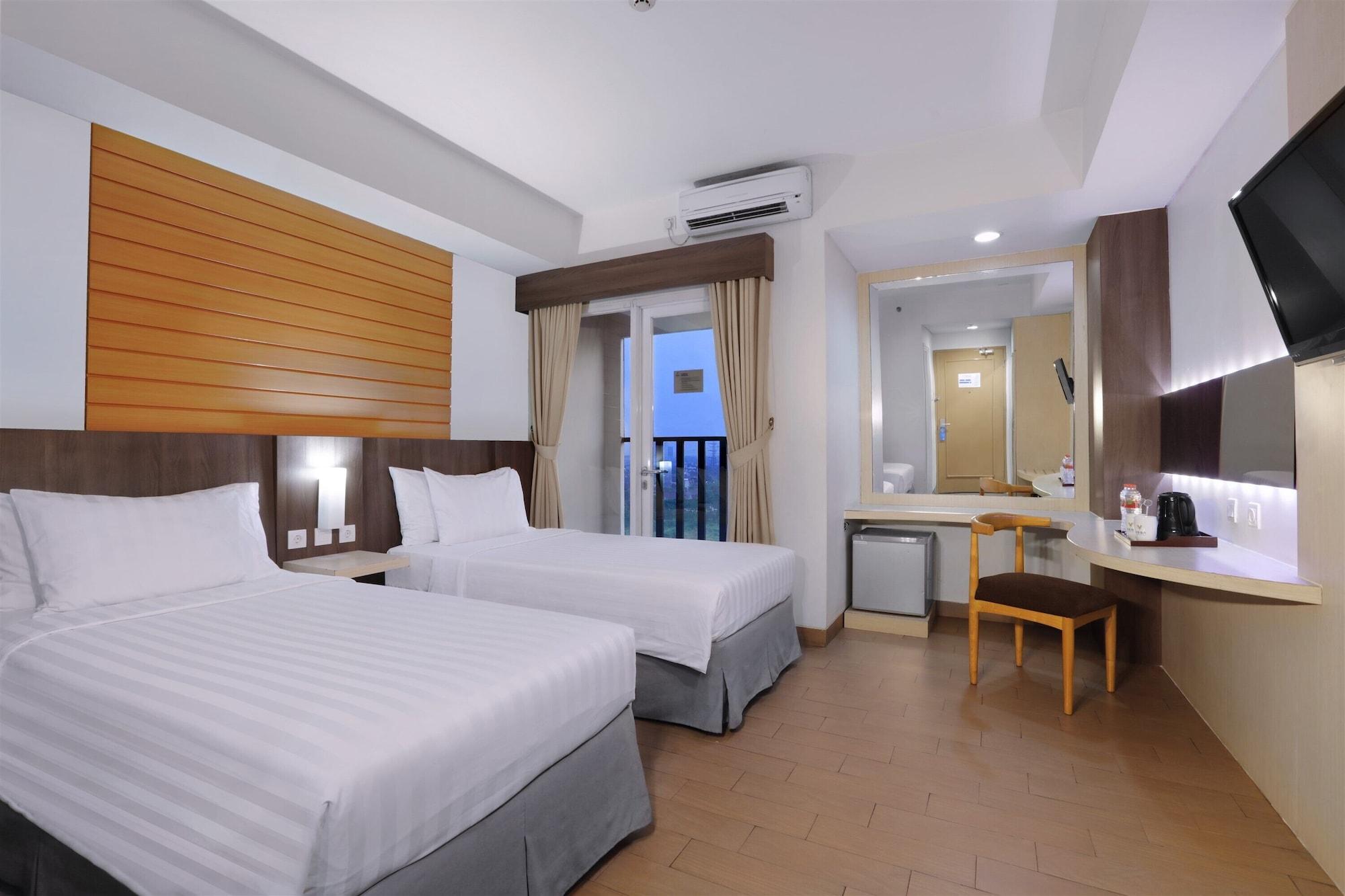 Vega Hotel Gading Serpong Buitenkant foto