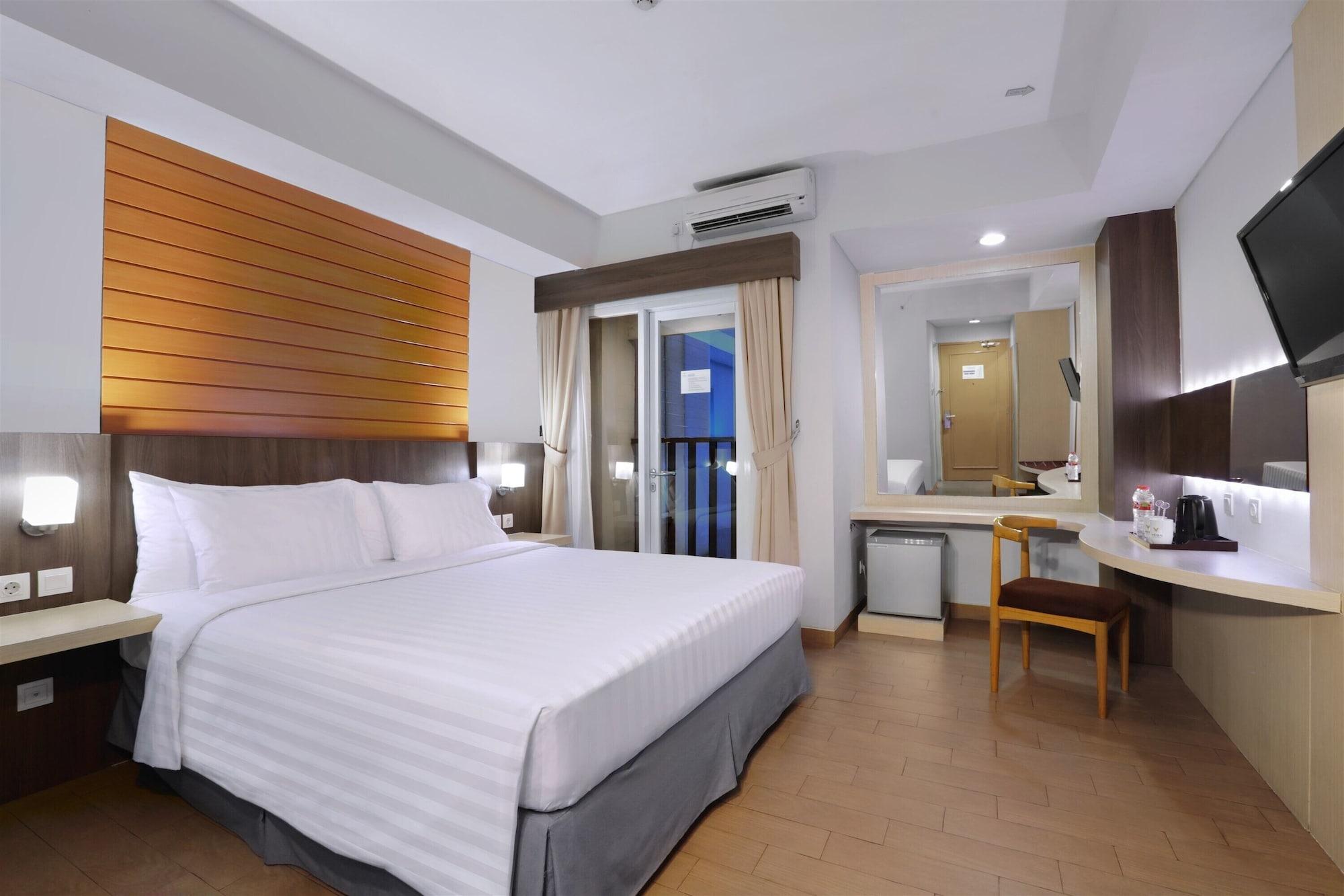 Vega Hotel Gading Serpong Buitenkant foto