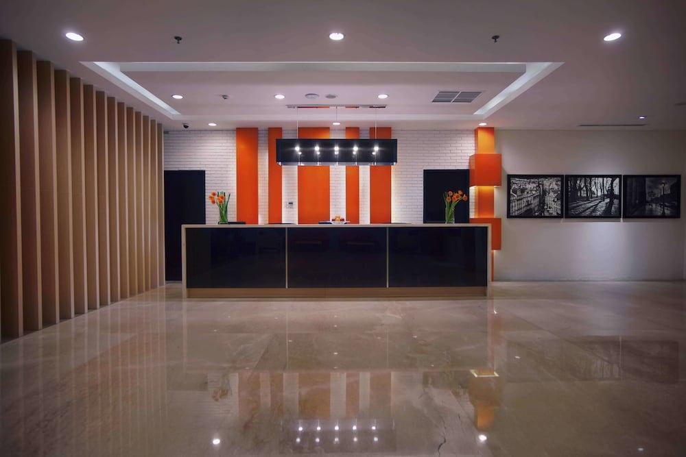 Vega Hotel Gading Serpong Buitenkant foto