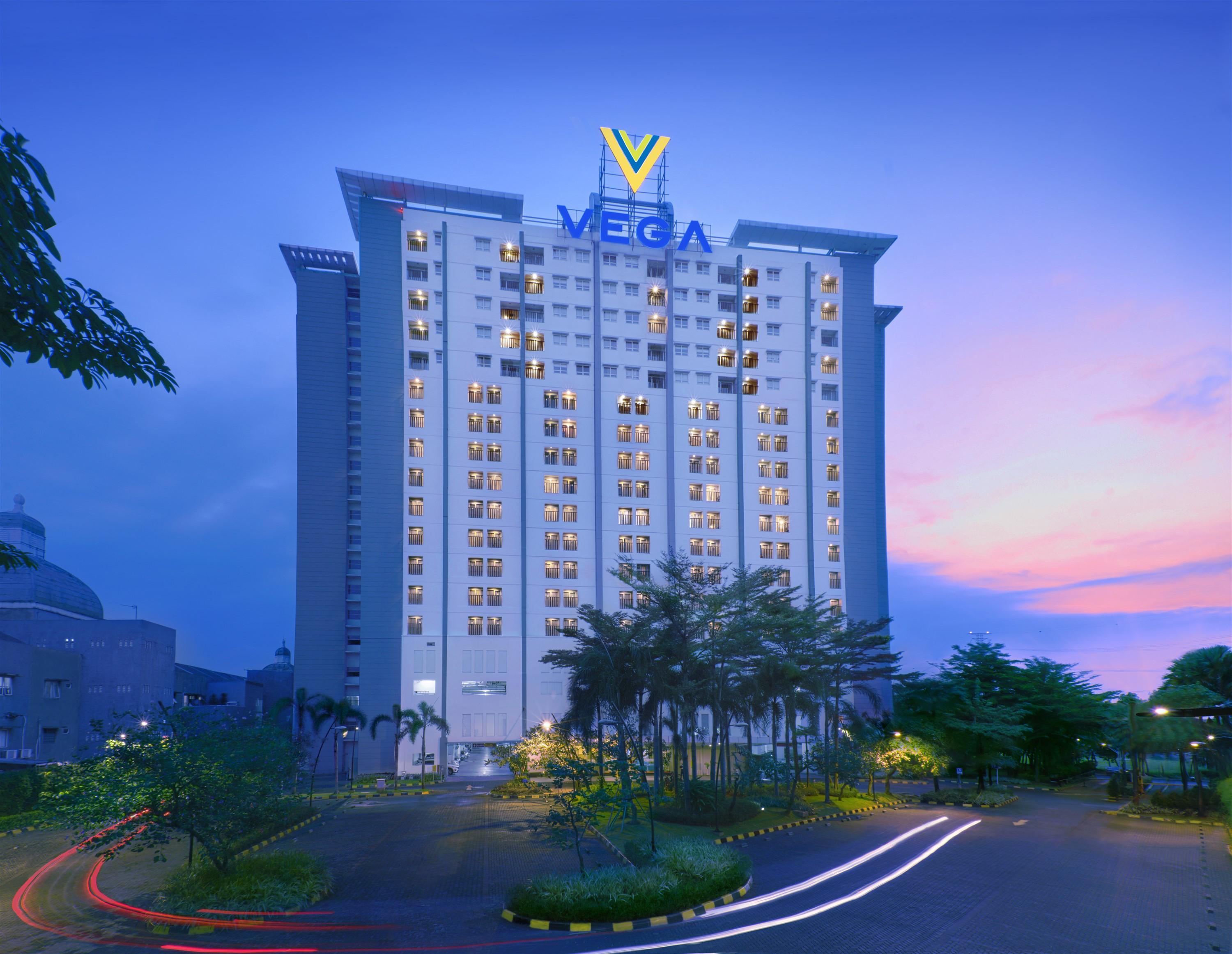Vega Hotel Gading Serpong Buitenkant foto