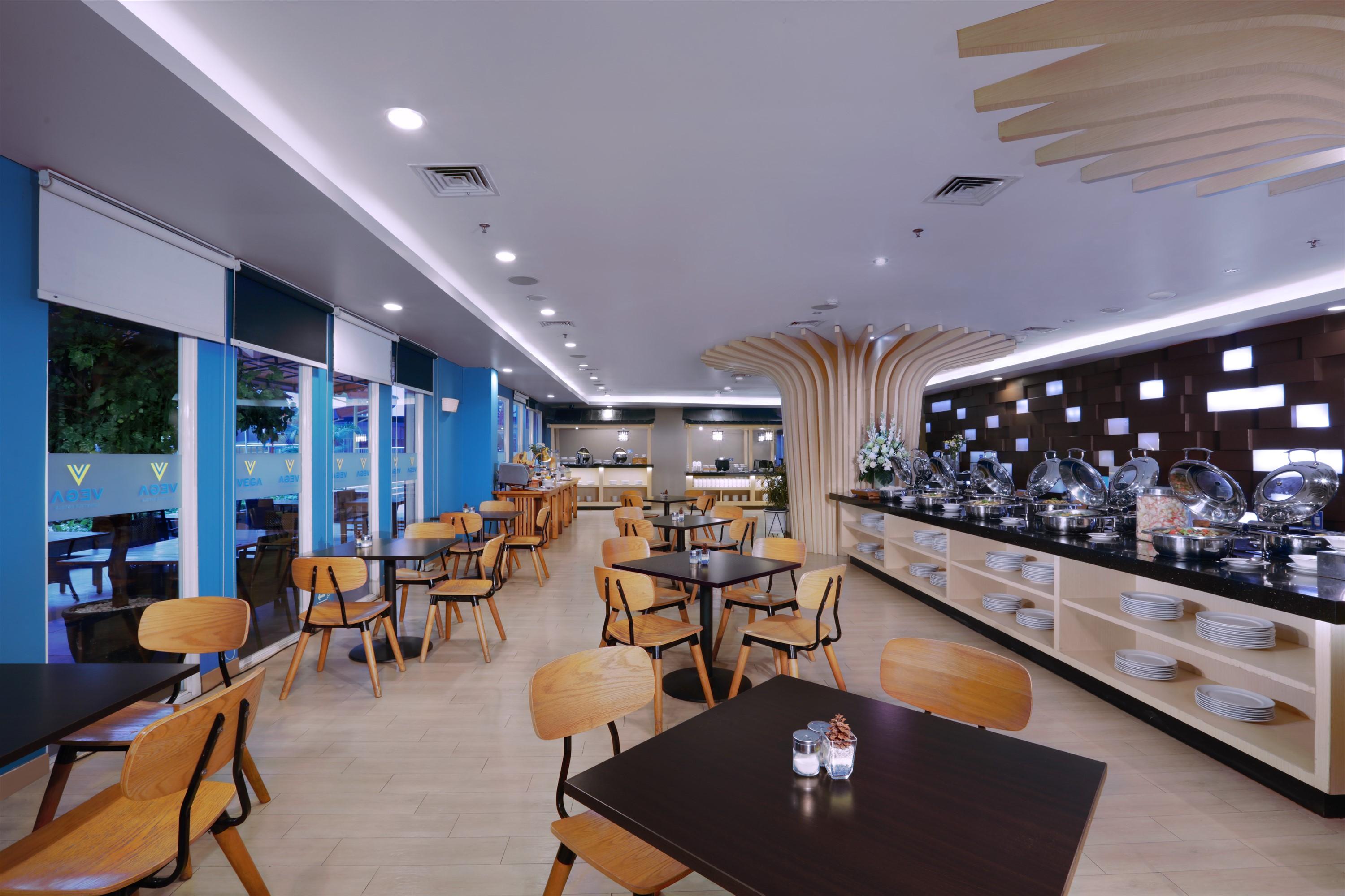 Vega Hotel Gading Serpong Buitenkant foto