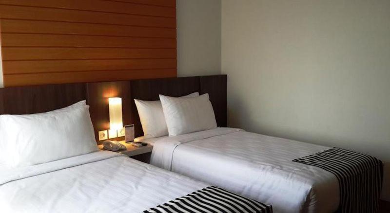 Vega Hotel Gading Serpong Kamer foto