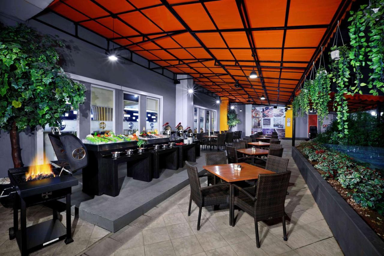 Vega Hotel Gading Serpong Buitenkant foto